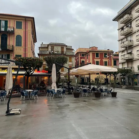 La Parigina - *